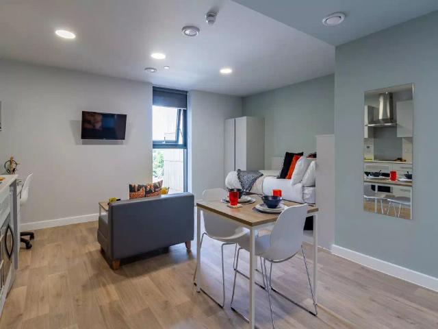 Studio for rent in Little Woodhouse, Leeds