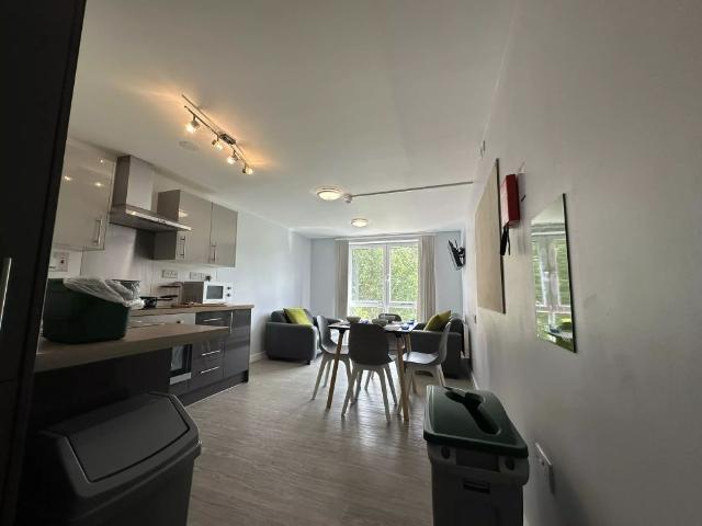 Studio for rent in Woodhouse, West Yorkshire