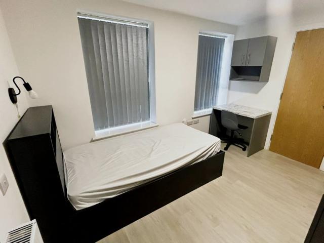 Studio for rent in Old Trafford, Trafford Park