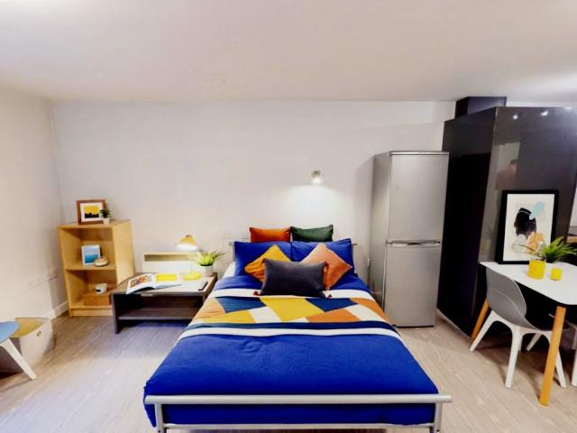 Studio for rent in Hyde Park, West Yorkshire