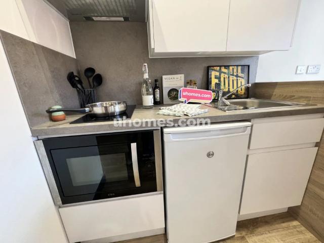 Studio for rent in Hillfields, West Midlands