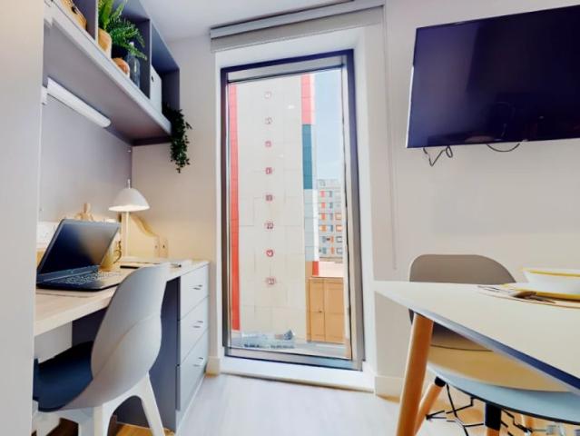 Studio for rent in Hillfields, West Midlands