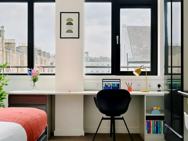 Studio for rent in Scotland