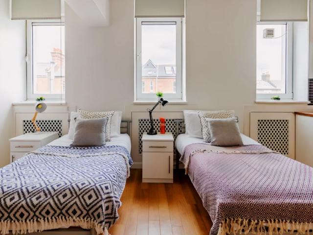Room for rent in North Kensington, Greater London