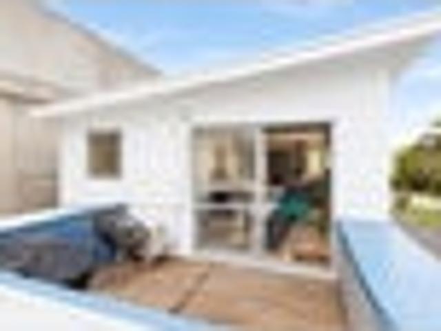 Apartment for rent in Whangaparaoa, Oroua County