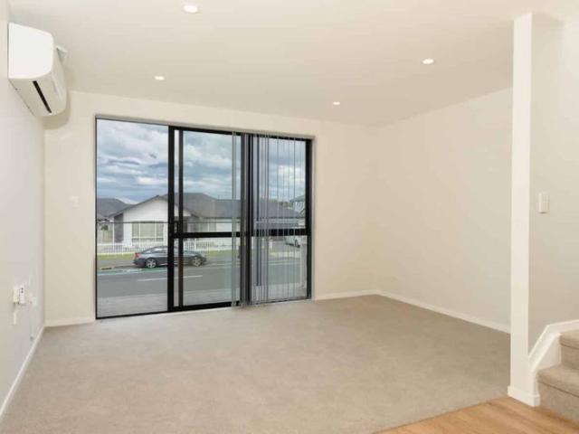 Townhouse for rent in Highgate Business Park, Hibiscus and Bays