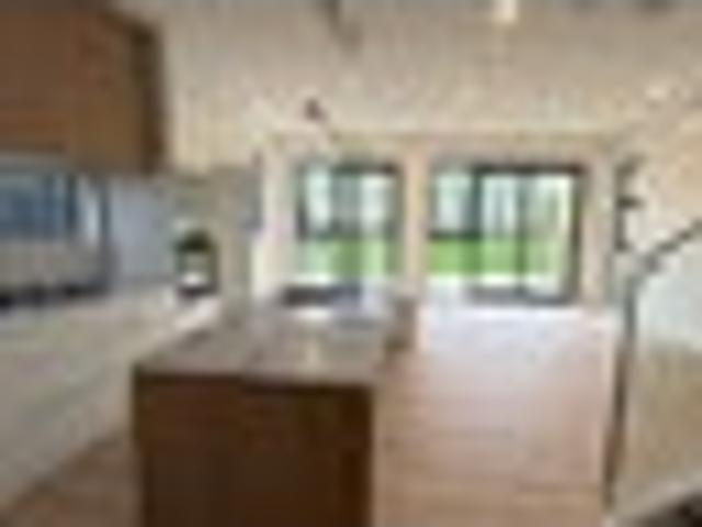 Townhouse for rent in Whangaparaoa