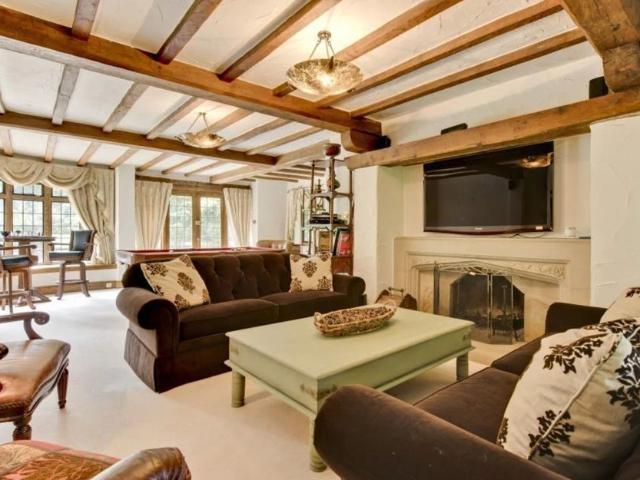 House for rent in Blackhills, Surrey