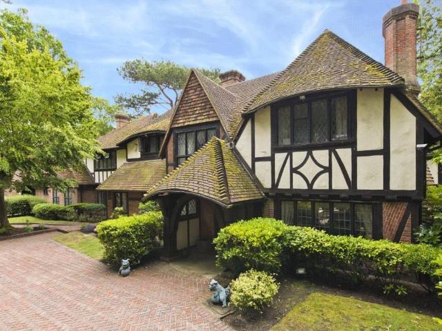 House for rent in Blackhills, Surrey