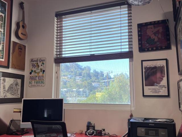Room for rent in Canoga Park, California