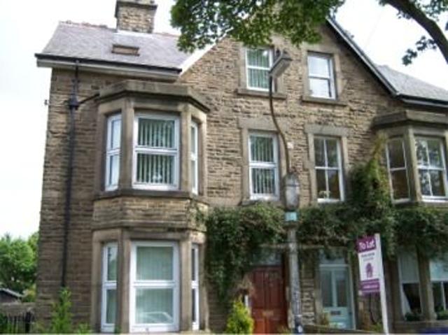 Apartment for rent in Charlesworth, East Midlands