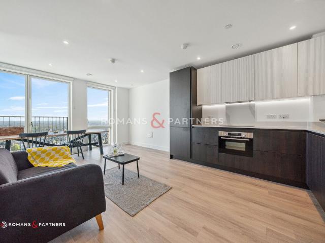 House for rent in London Borough of Ealing, Park Royal