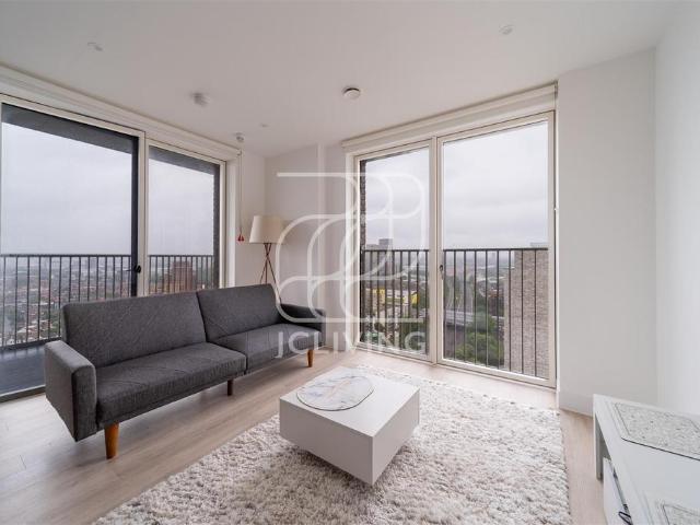 Apartment for rent in London Borough of Ealing, Park Royal