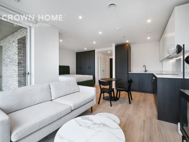 Studio for rent in London Borough of Ealing, Greater London