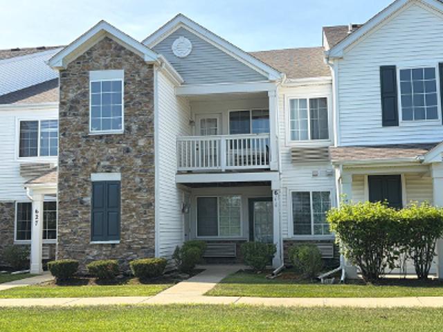 Condo for sale in Carpentersville, Illinois