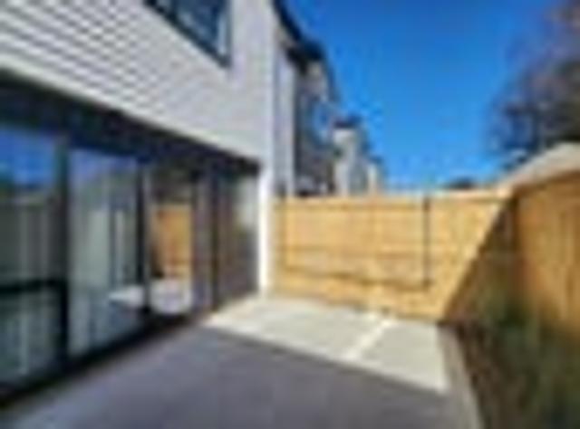 Townhouse for rent in Pauatahanui, Wellington