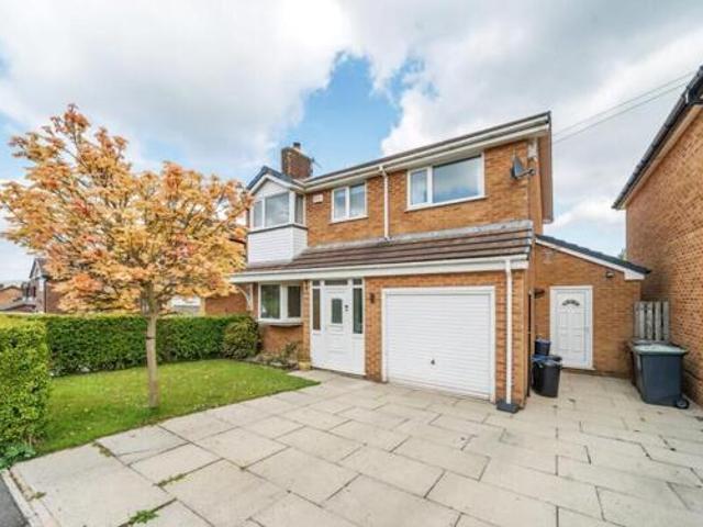 House for sale in Charlesworth, East Midlands