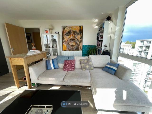 House for rent in London Borough of Hounslow, Greater London