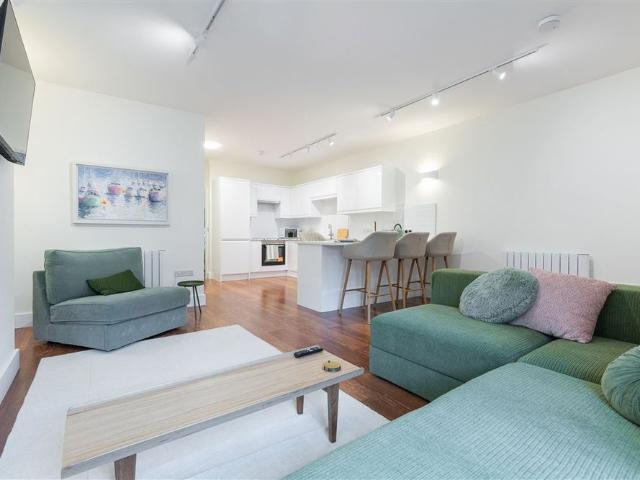 Apartment to rent in Bluebell, North Tipperary