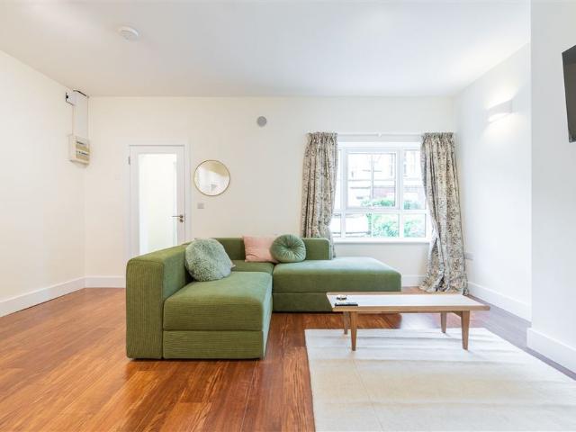 Apartment to rent in Bluebell, North Tipperary