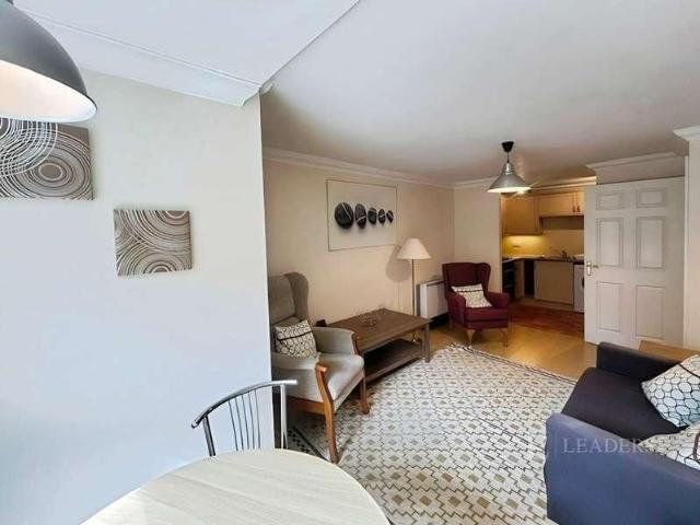 Apartment for rent in California, Key Street
