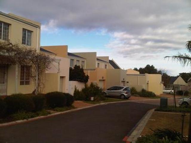 Townhouse for rent in Simonswyk, Stellenbosch Local Municipality