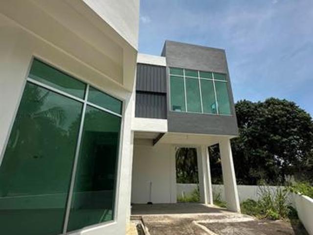 Bungalow for sale in Wellesley, Penang