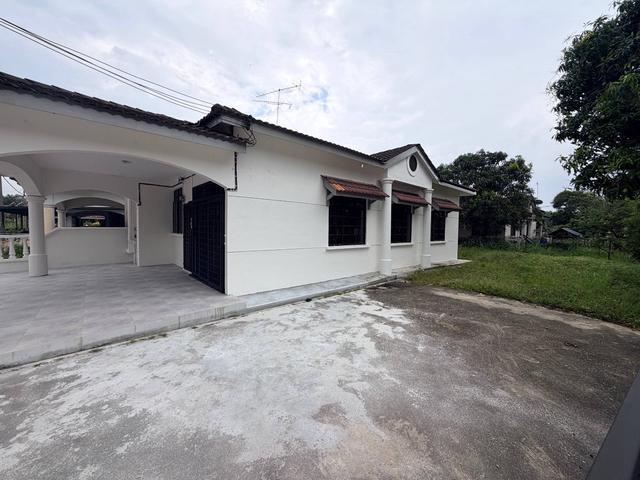 Residential House for sale in Simpang Renggam, Kluang