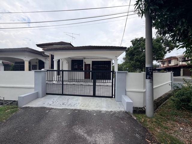 Residential House for sale in Simpang Renggam, Kluang