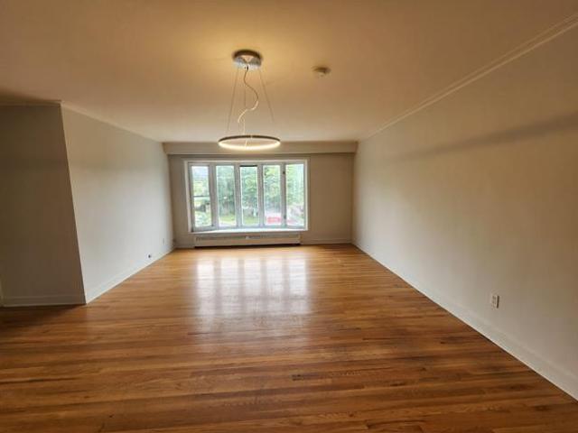 Apartment for rent in Cote-saint-luc, Quebec