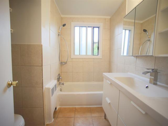 Apartment for rent in Cote-saint-luc, Quebec