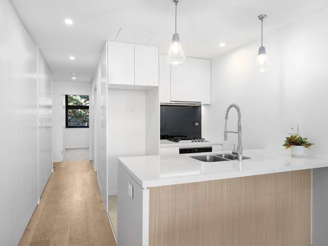 Apartment for sale in Lower North Shore, Sydney