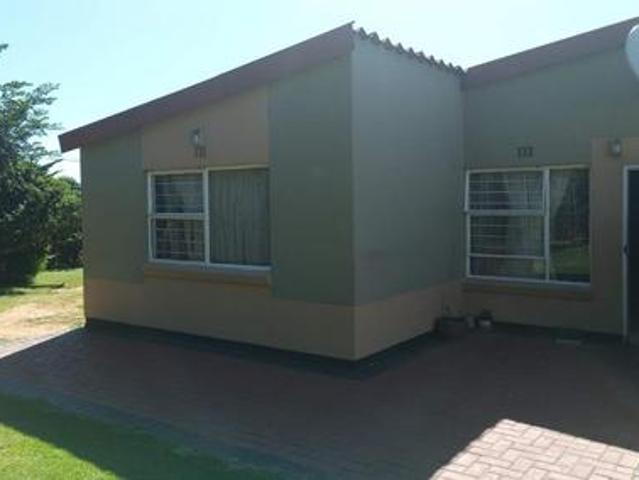 Townhouse for sale in Vosloorus, Gauteng