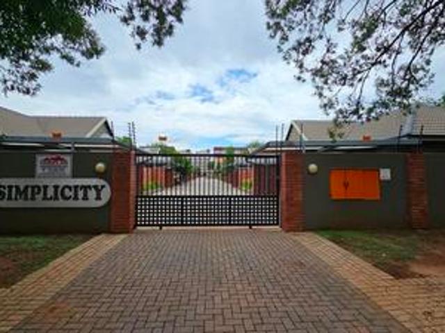 Townhouse for rent in Dr Kenneth Kaunda, North West