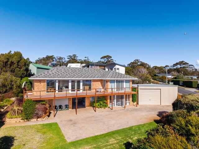 House for sale in Binalong Bay, Tasmania
