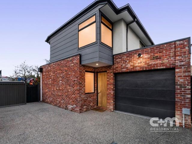 Townhouse for sale in Camerons Creek, Victoria