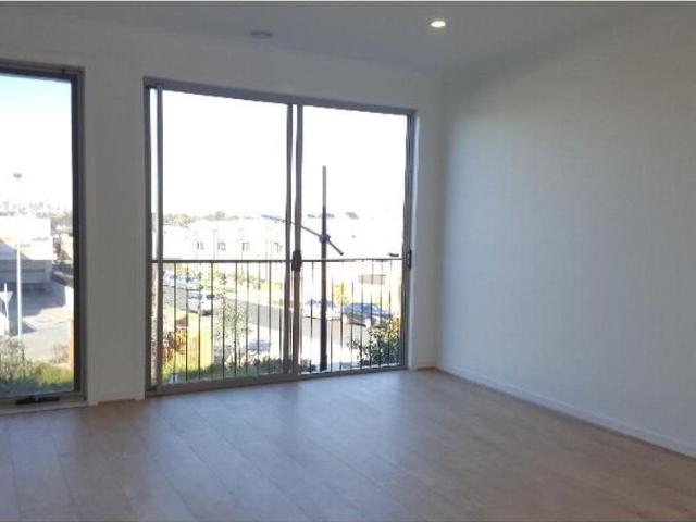 Townhouse for rent in Coburg North, Melbourne