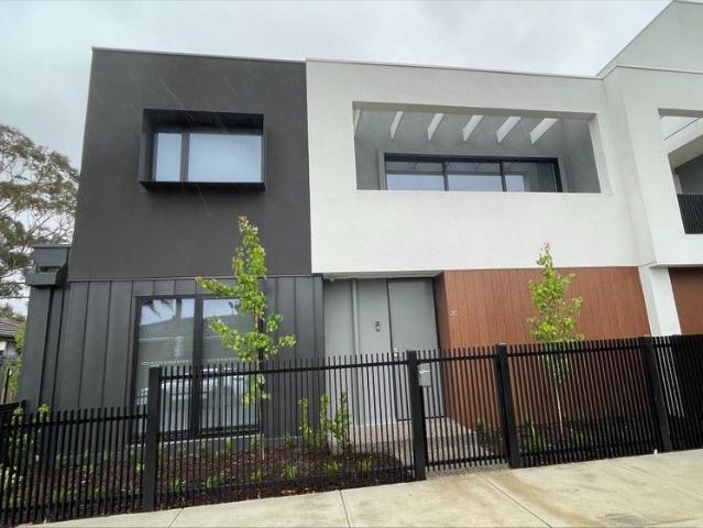Townhouse for rent in Kingsville, Victoria