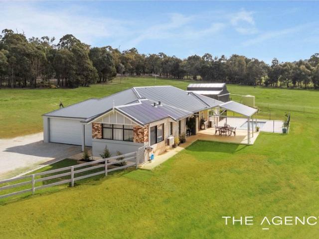 Cottage for sale in Bakers Hill, Western Australia