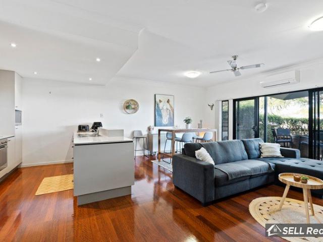 Townhouse for sale in Toombul, Queensland