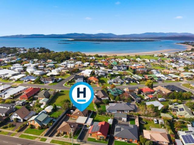 Apartment for sale in Shearwater, Tasmania