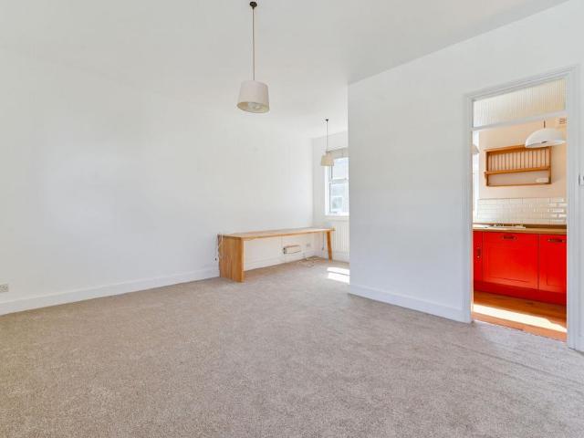Apartment for rent in Battersea, Greater London