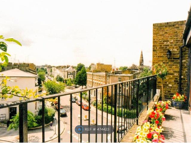 Apartment for rent in Brook Green, Greater London