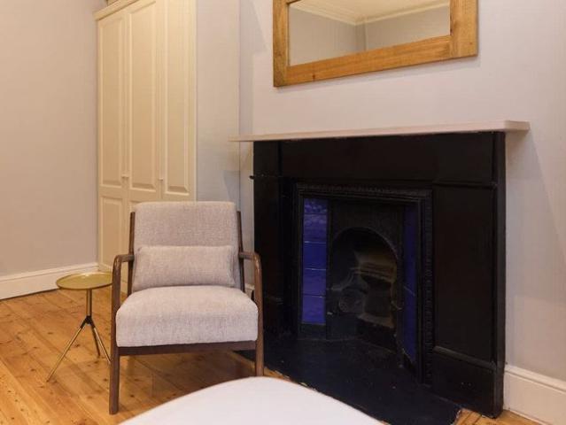 Apartment for rent in Brook Green, Greater London