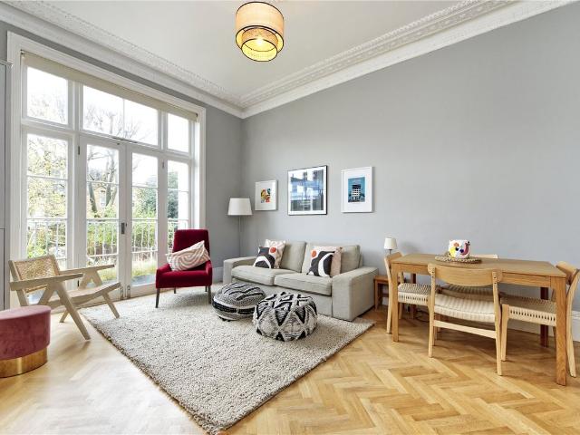 Apartment for rent in Brook Green, Greater London