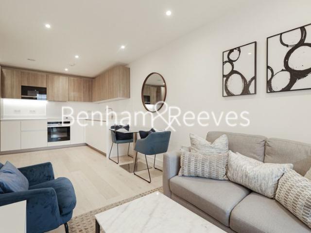 Apartment for rent in Brook Green, Greater London
