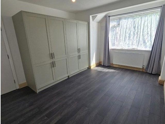 Room for rent in South Chingford, Greater London