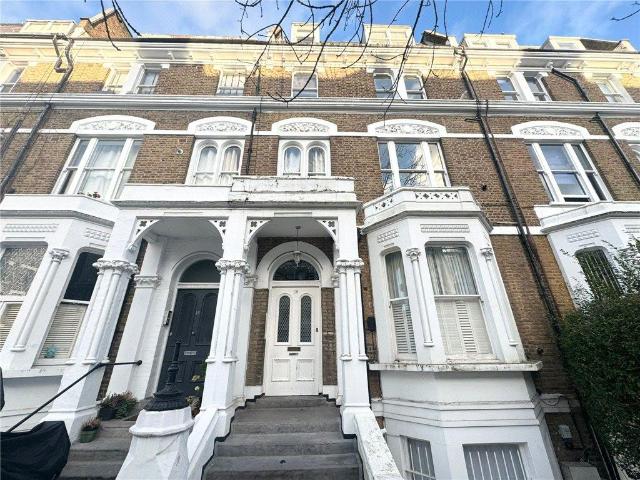 Apartment for rent in West Kensington, Greater London