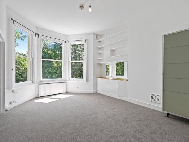 Apartment for rent in West Kensington, Greater London