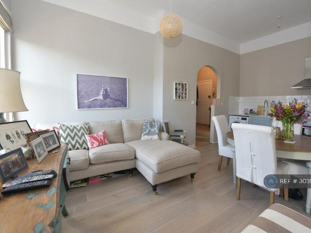 Apartment for rent in London Borough of Hammersmith and Fulham, Greater London